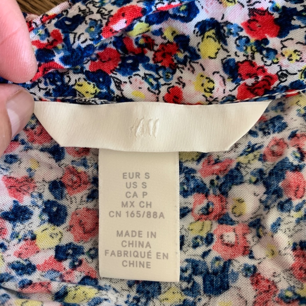H&M Deep V-Neck Maxi Dess Size Small - Picture 7 of 7